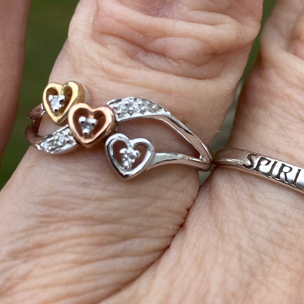 SOLD 💲3 heart Diamond 10k white gold ring with yellow and rose gold accent - Picture 14 of 15